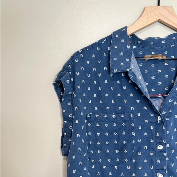 Jacks Girlfriend Collective Blue Button-Up Shirt with White Pattern Size Large - Picture 4 of 7